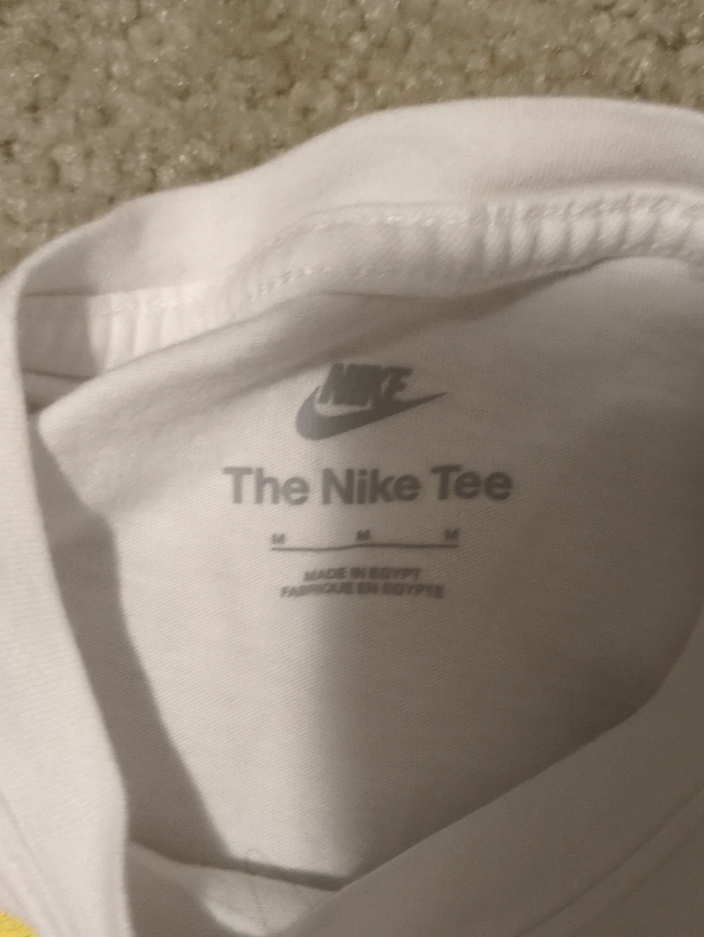 NEW Nike Graphic Tee Kids